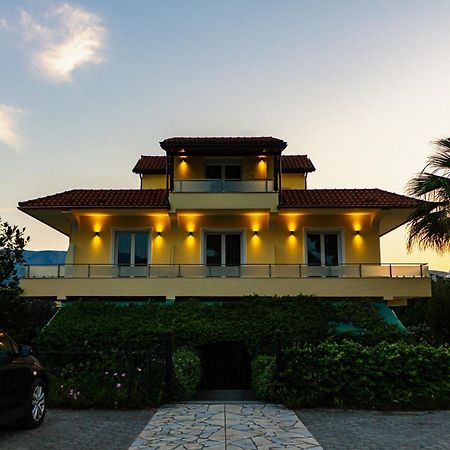 Villa Niku เบราท ภายนอก รูปภาพ
