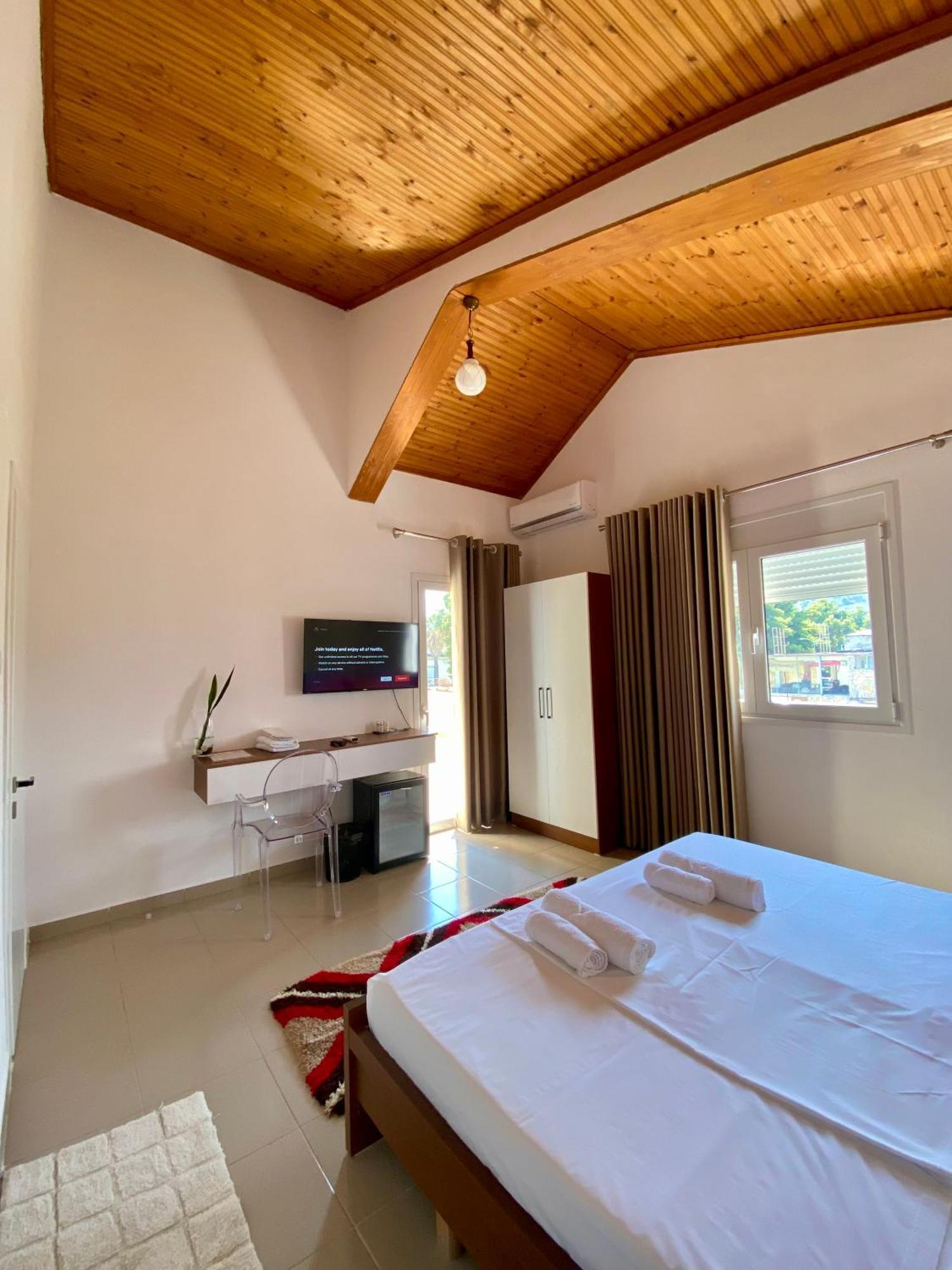 Villa Niku เบราท ภายนอก รูปภาพ
